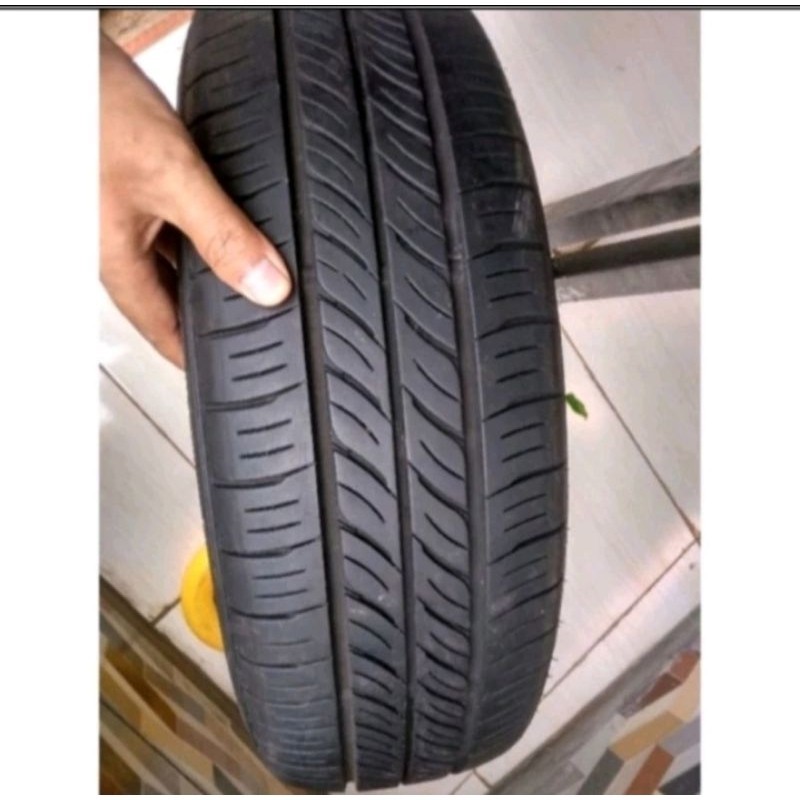 Ban Mobil Copotan Ring 14 Merek Dunlop Ukuran 175/65 R14 Second Tubless