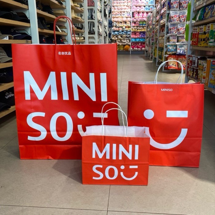 

PAPERBAG ORIGINAL MINISO / kantong belanja Miniso