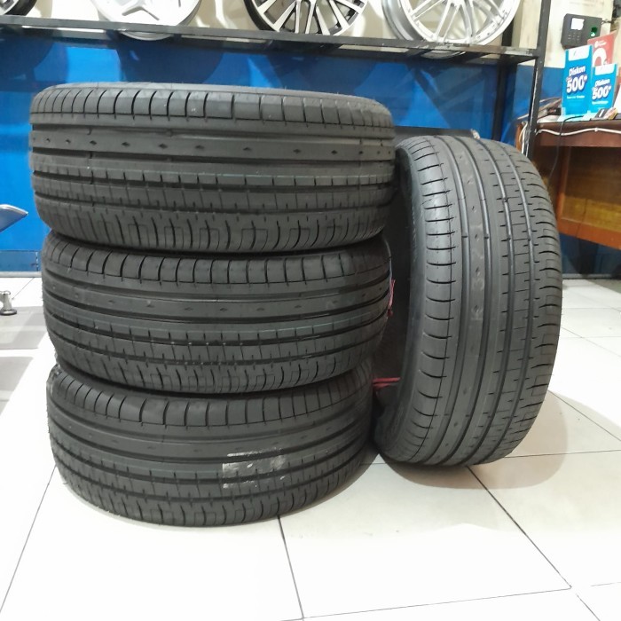 Ban Mobil 225 50 R17 Accelera, Ban Mobil Second Like New 225/50R17