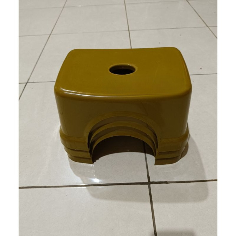 Kursi Jongkok Mawar Warna Gold / Dingklik Plastik / Bangku Plastik SD