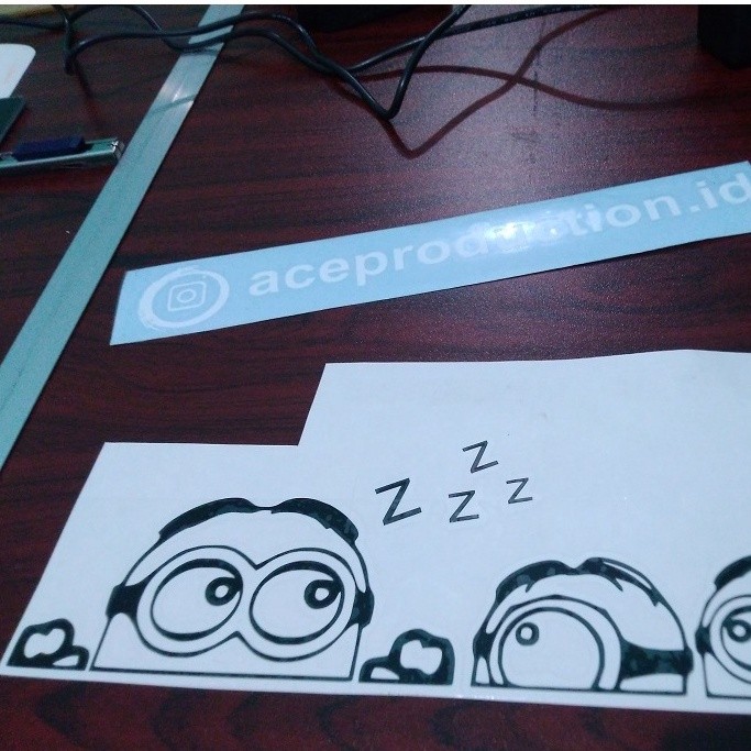 

STIKER SAKLAR STIKER LAPTOP MINION DORAEMON DEKORASI UNIK