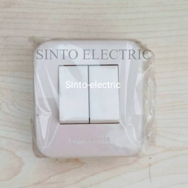 PANASONIC Saklar 2 Gang / Seri Outbow White