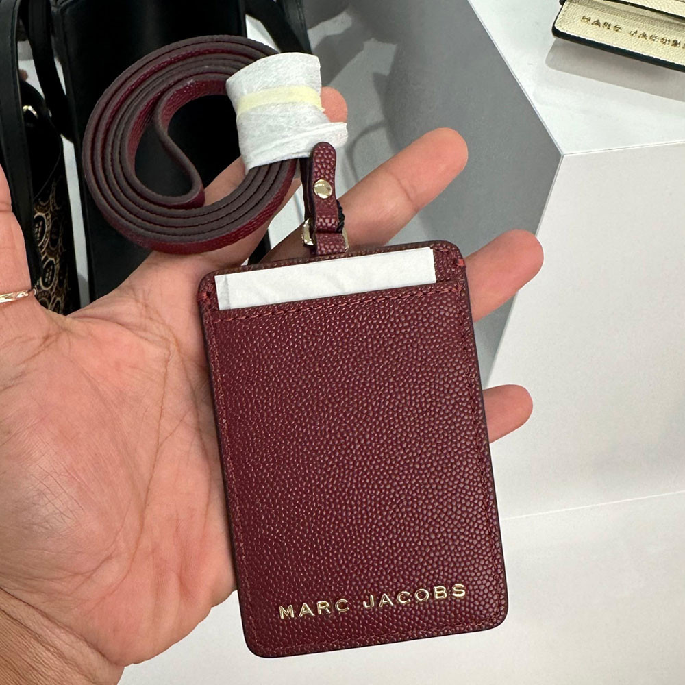 

Marc Jacobs Lanyard ID Pomegranate
