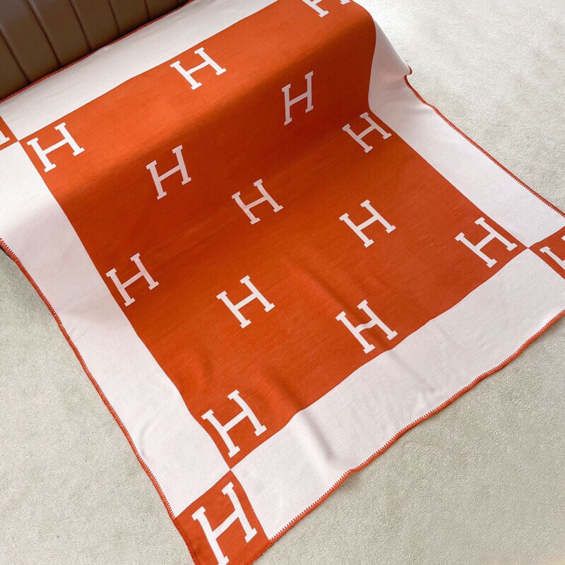 

luxury branded blanket motif / selimut tebal motif h size 130x170
