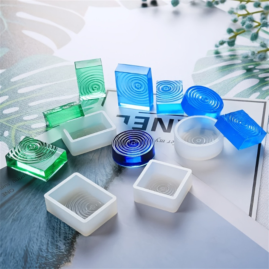 

4pcs DIY water ripple transparent silicone mold, round and rectangular resin mold, used for necklace pendant making, water wave