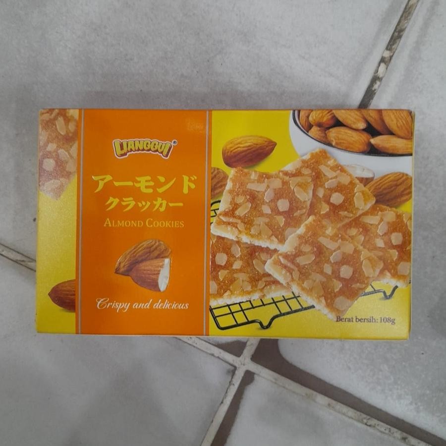 

Lianggui Almond Cookies Crispy Delicious Box 108gr