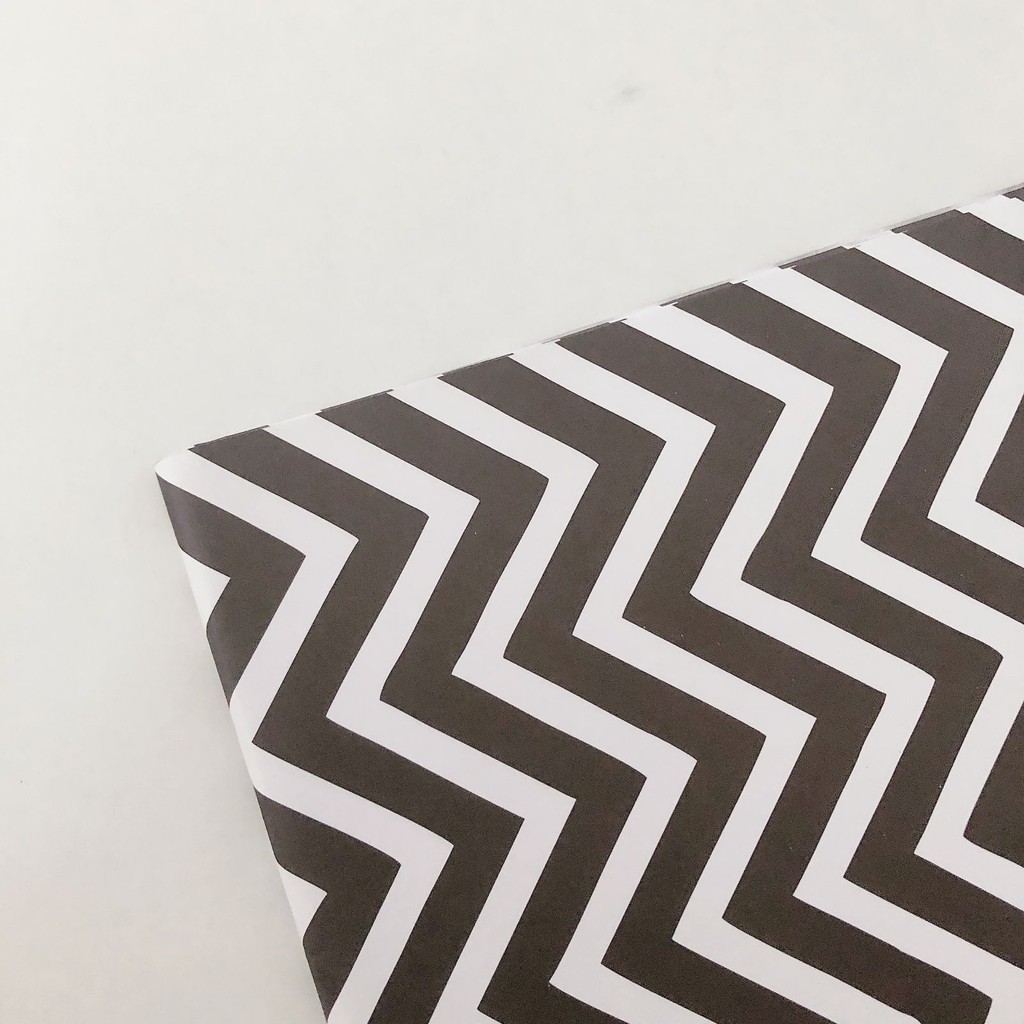 

Kertas Kado Zig Zag Putih Hitam