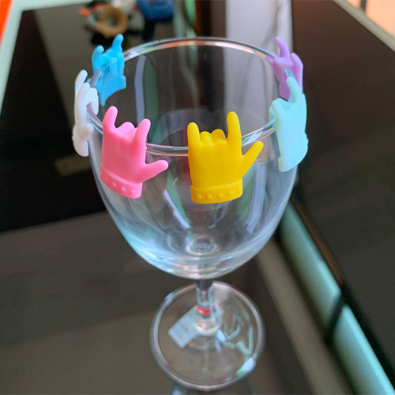 

6pcs Silicone Red Wine Glass Marker Creative Finger Marker Charm Drinking Glass Identification Cup Labels Tag Signs for Party