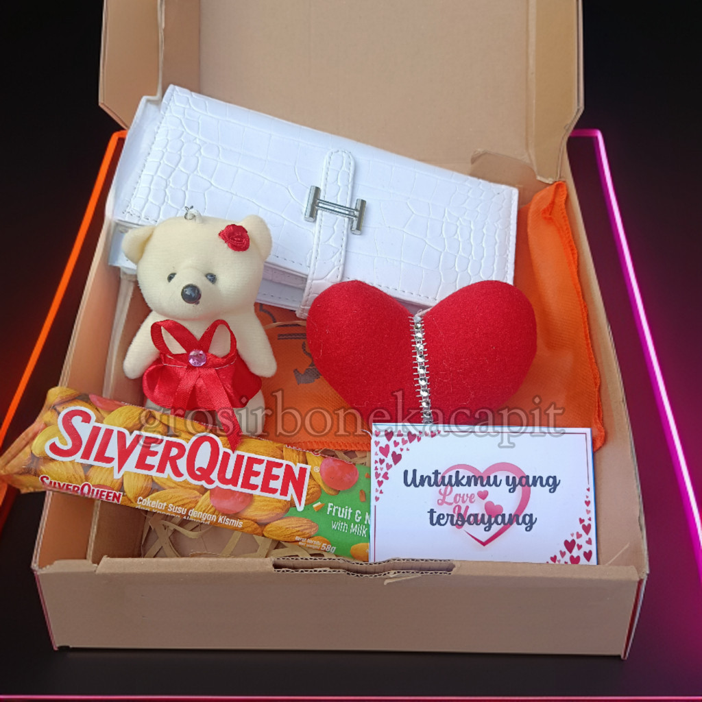 HAMPERS WISUDA CEWE /HAMPERS KADO ULTAH CEWE