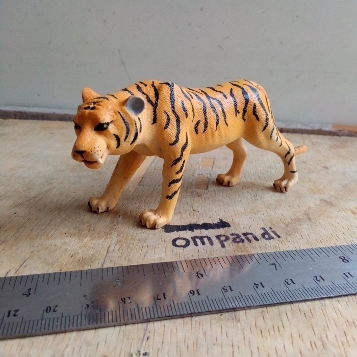 MS99 figure hewan harimau oren