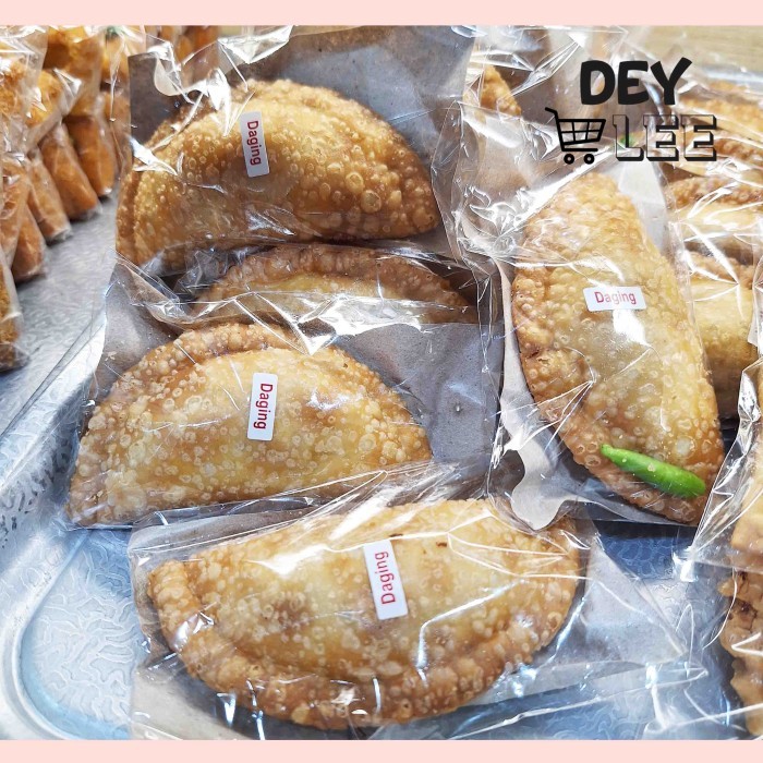 

Pastel Daging Satuan Plastik Cemilan Siap Makan Bandung