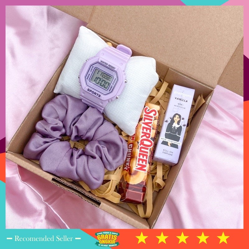 

Hampers kekinian unik viral murah ulangtahun natal tahun baru merry christmas / [KDW088] GIFTBOX JAM KADO JAM SCRUNCHIE COKLAT / GRADUATION / VALENTINE / KADO NATAL / HAMPERS LEBARAN / KADO PACAR / KADO CEWEK / KADO DOI