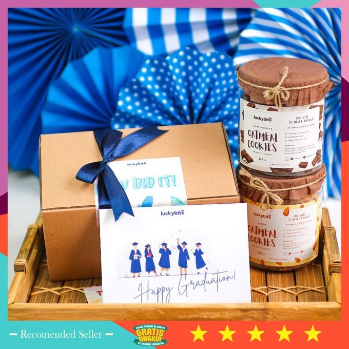 

Hampers kekinian unik viral murah ulangtahun natal tahun baru merry christmas / Graduation Hampers / Hampers Wisuda - Oatmeal Cookies 2 Jar + FREE Greeting Card + Pita