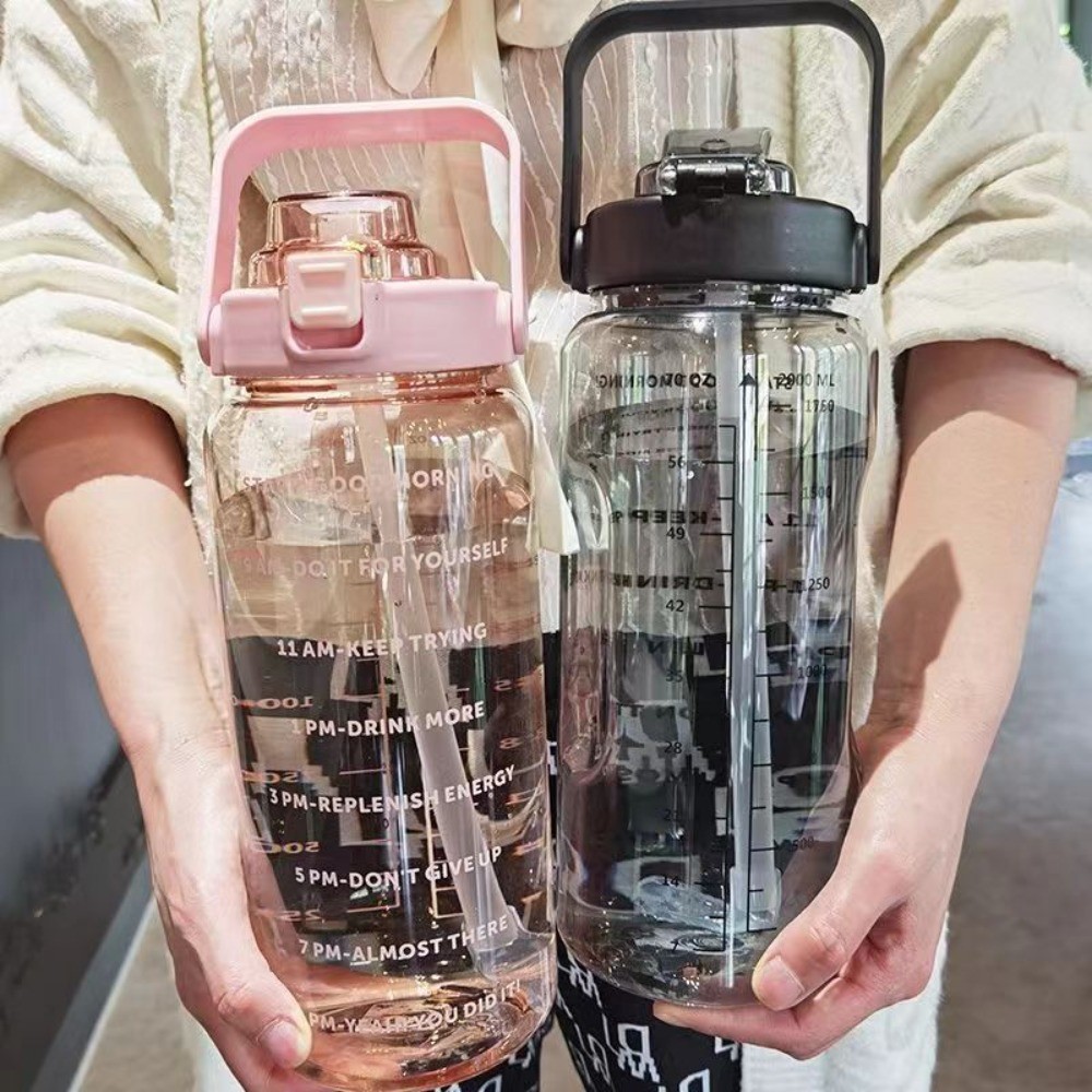 

2 Liters Straw Water Bottle Portable Large Capacity Plastic Water Cup Leakproof Drink Bottle with Time Marker Outdoor Sports Gym
