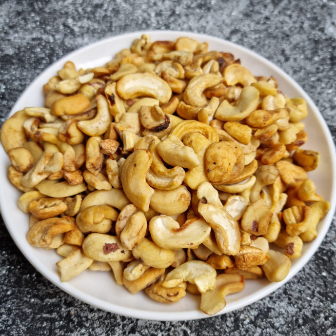 

Kacang Mede Mentah Pecahan Mete Pecah Mente Patahan Belah 2,4,6 1Kg LP2