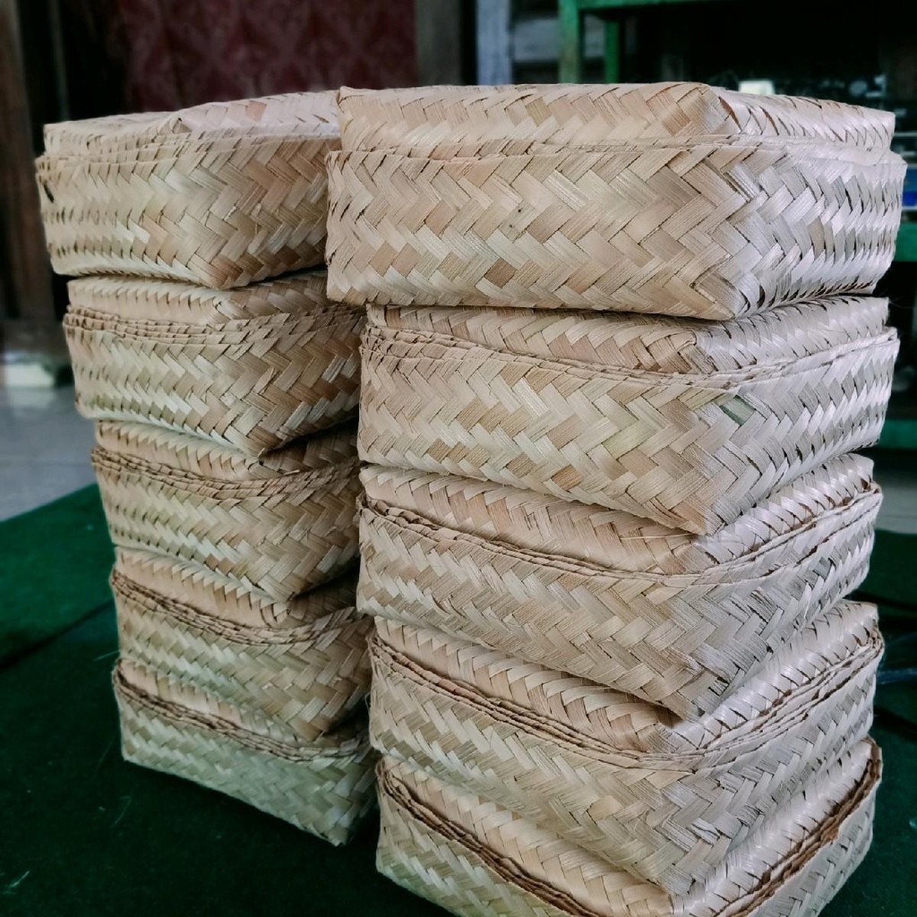 

Besek 25X25 1KODI = 20 Pasang Besek Bambu Bakul Bambu