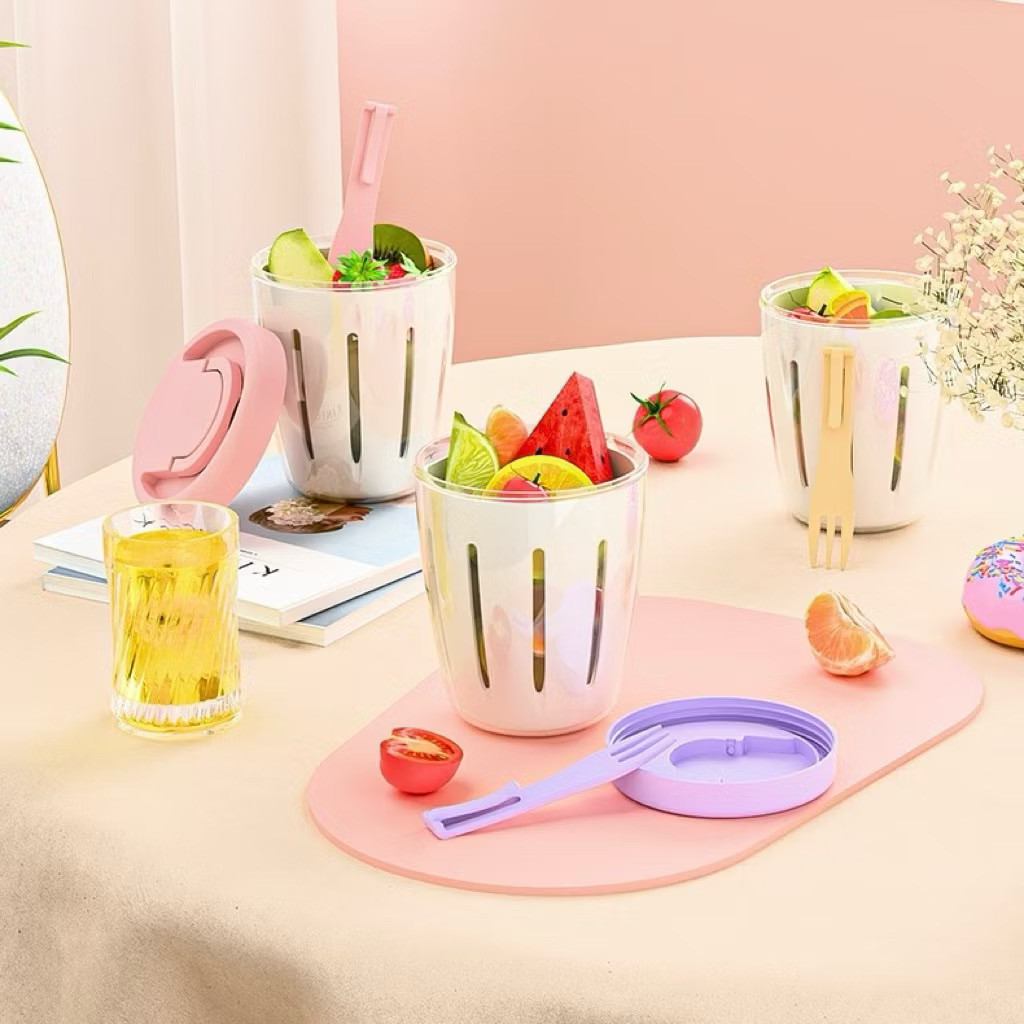 

MINIHOME - FUSA Fruit Salad Cup FREE GARPU Double Layered Wadah Buah Portable Saringan Vegetable Container Lid Strainer Fork Portable Tempat Penyimanan Transparan Polos Anti Tumpah