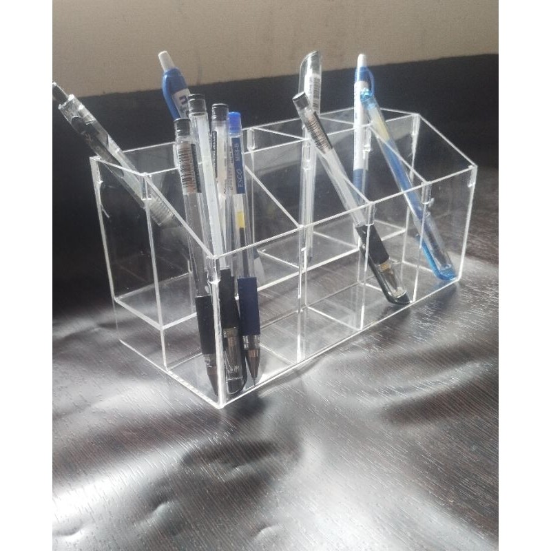 

akrylic tempat pulpen