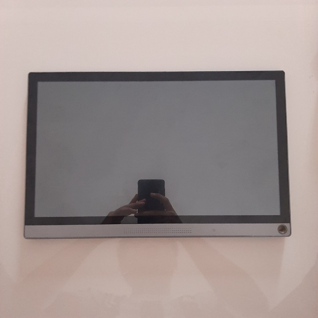 Portable Monitor ZCS 16 Inch TouchScreen Wifi Cast Screen Chrome Cast