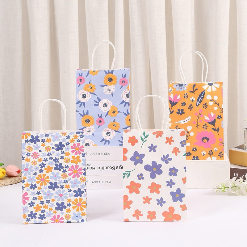

Paper Bag.Tas Kado Motif gambar bunga. Simple Goodie Bag