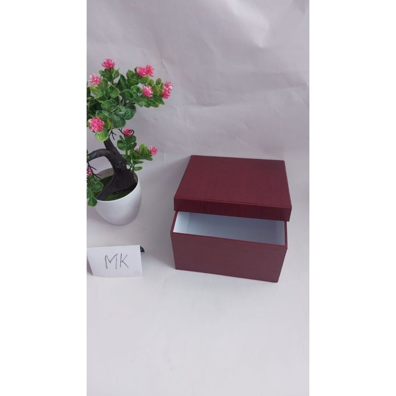 

HARDBOX/17X15X10CM / KOTAK KADO/ KOTAK SESERAHAN/ KOTAK GIFT/ KOTAK KARTON PREMIUM/ KOTAK POLOS MAIKA PACK