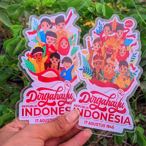 (MODEL 3, FIGUR AKRILIK SAJA) Figur Piala Agustusan/Piala Akrilik Kemerdekaan/Piala Akrilik Custome