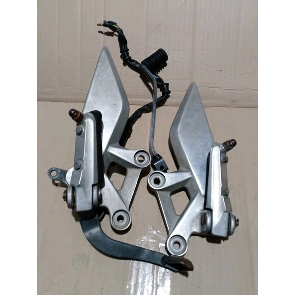 foot step honda cb 150 R original step depan