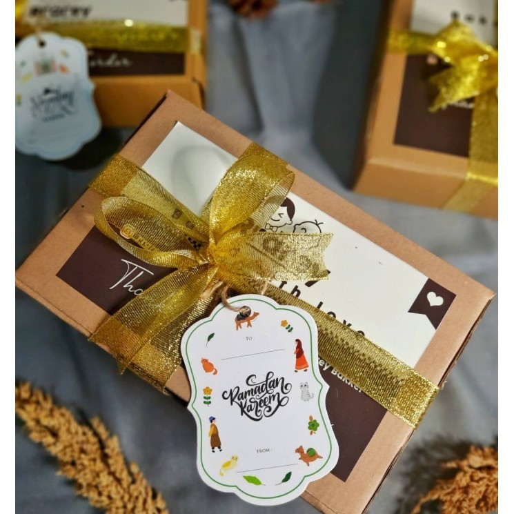 

DISKON Parsel Ramadan Picnic Roll dan Brownies Pastry Rrarey Bakker Hampers - Plastic Bag
