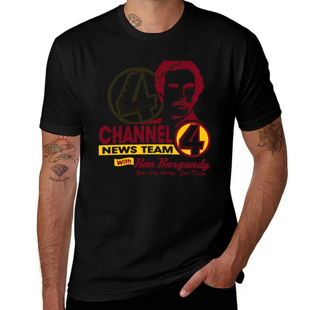 Tim Berita Channel 4 dengan Ron Bergrich Kaos Berkualitas Tinggi Kaos Pria