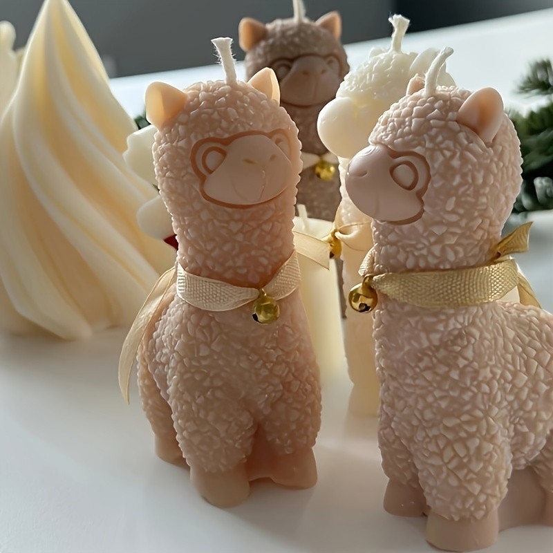 

A cute alpaca silicone mold for DIY clay, resin handicrafts and scented candles, perfect for home decor and holiday gifts