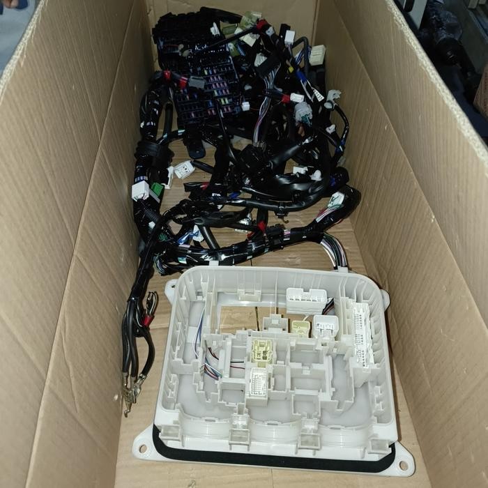 KABEL BODY HINO 500 82131-EW440 ASLI HINO GENUINE PART BEST