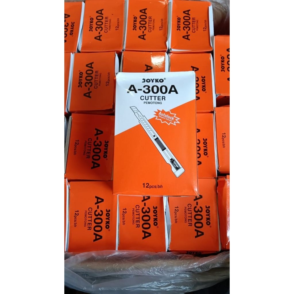 

1LUSIN 12 PCS Cutter joyko A 300 A autolock cuter joyko cuter pemotong kertas A 300 Cuter joyko autolock auto lock