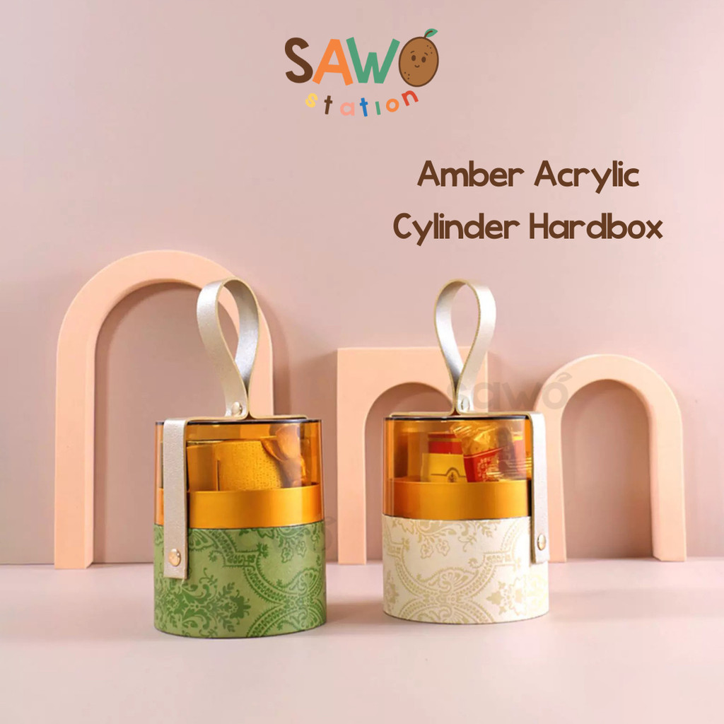 

Amber Acrylic Cylinder Hardbox – Sawo Kotak Parcel Silinder Mewah Acrylic Gift Box with Handle | Hampers Lebaran | Glass Candy Chocolate Bingkisan Goodie Souvenir Suvenir Packaging