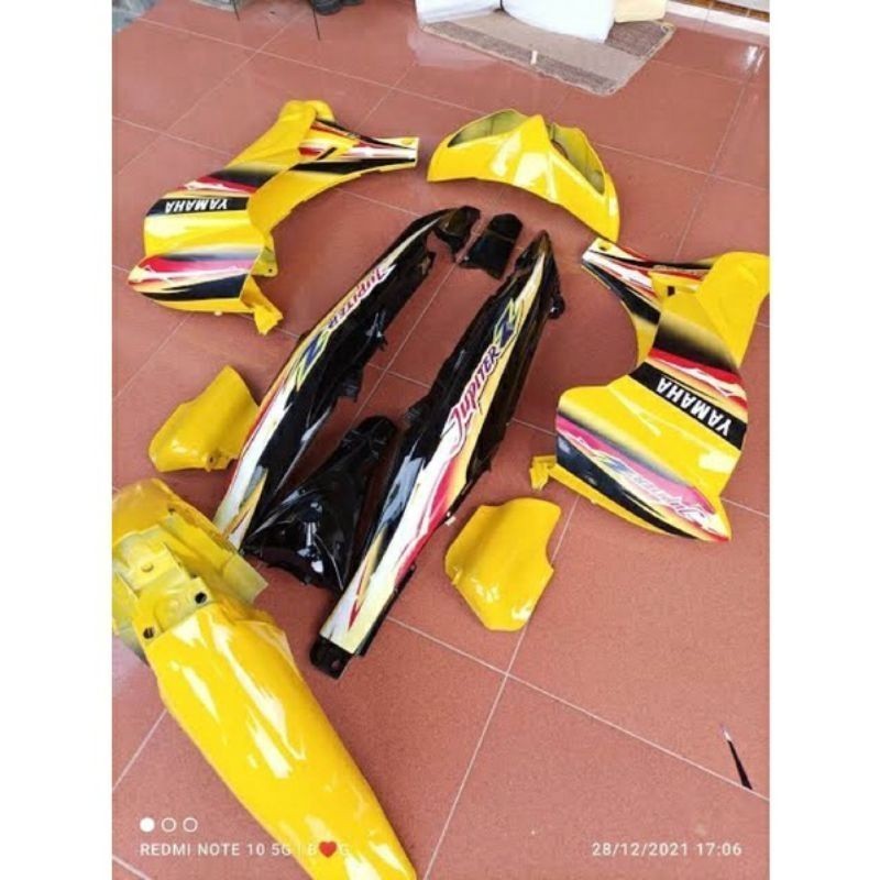 COVER bodi dek body halus fullset + sticker YAMAHA JUPITER Z NEW BURHAN warna kuning hitam BAHAN MIR