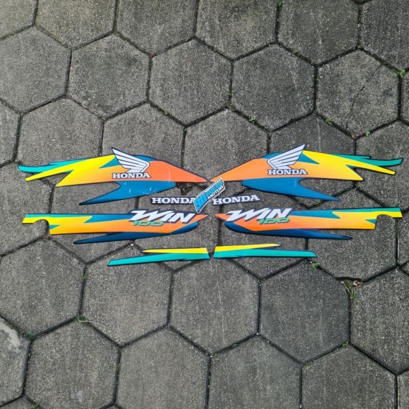 Striping Honda Win 100 Stiker Motor Lis Body Standart Tahun 2001 Best Seller