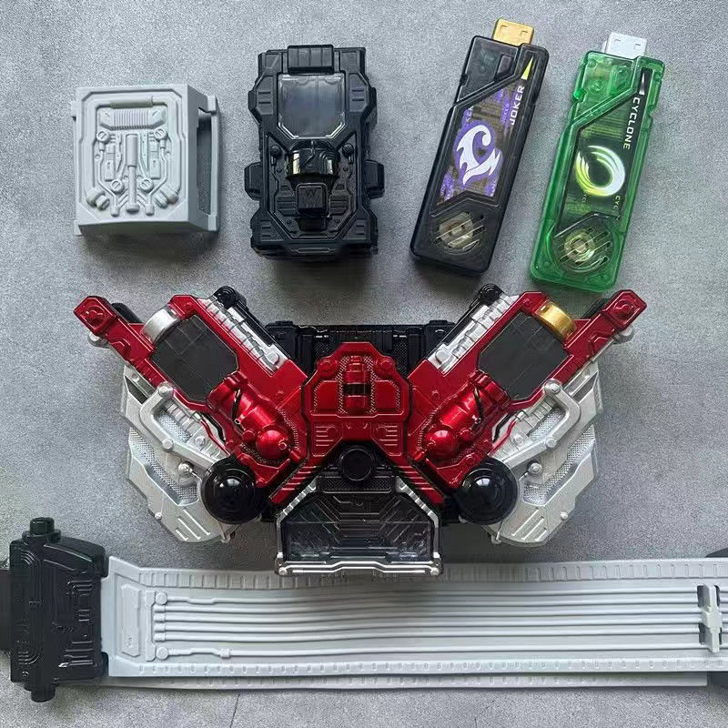 

Bandai anime peripherals Kamen Rider W Belt can be linked to DX Steel Luna, Hayate Ace, Skeleton E-Brother, Creative Memory