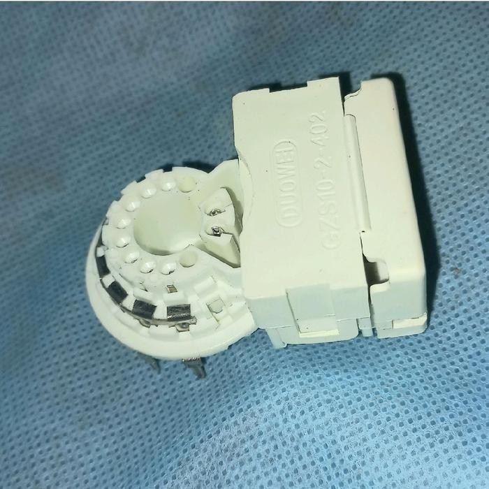 soket CRT 2 fokus leher besar TV tabung cina 9p 8pin 8 pin kaki 2 socket 1