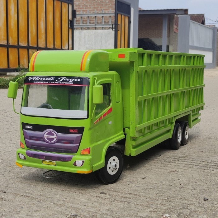 Terbaru Mobilan truk oleng FUSO Jumbo main truck oleng kayu bisa dinaiki anak - Hijau, polosan stand