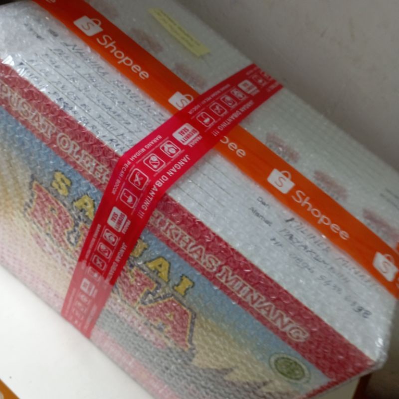 

Kuliner Minang Kardus Custom Bubble wrap Safety packing Oleh-Oleh Asli Cemilan Kampung Makanan Khas Payakumbuh Padang kabau Jajanan Snack AX00