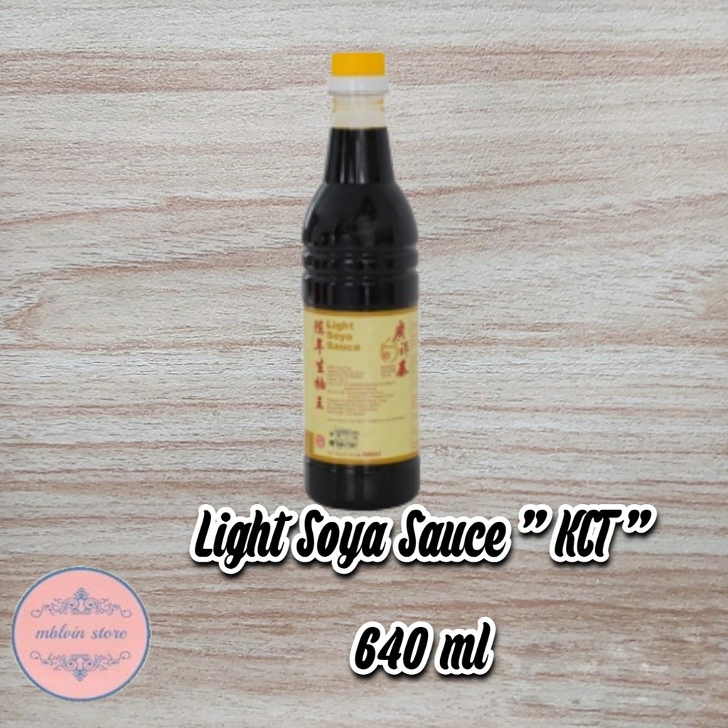 

Light Soya Sauce Premium Superior Sauce Kwong Cheong Thye KCT 640 Ml