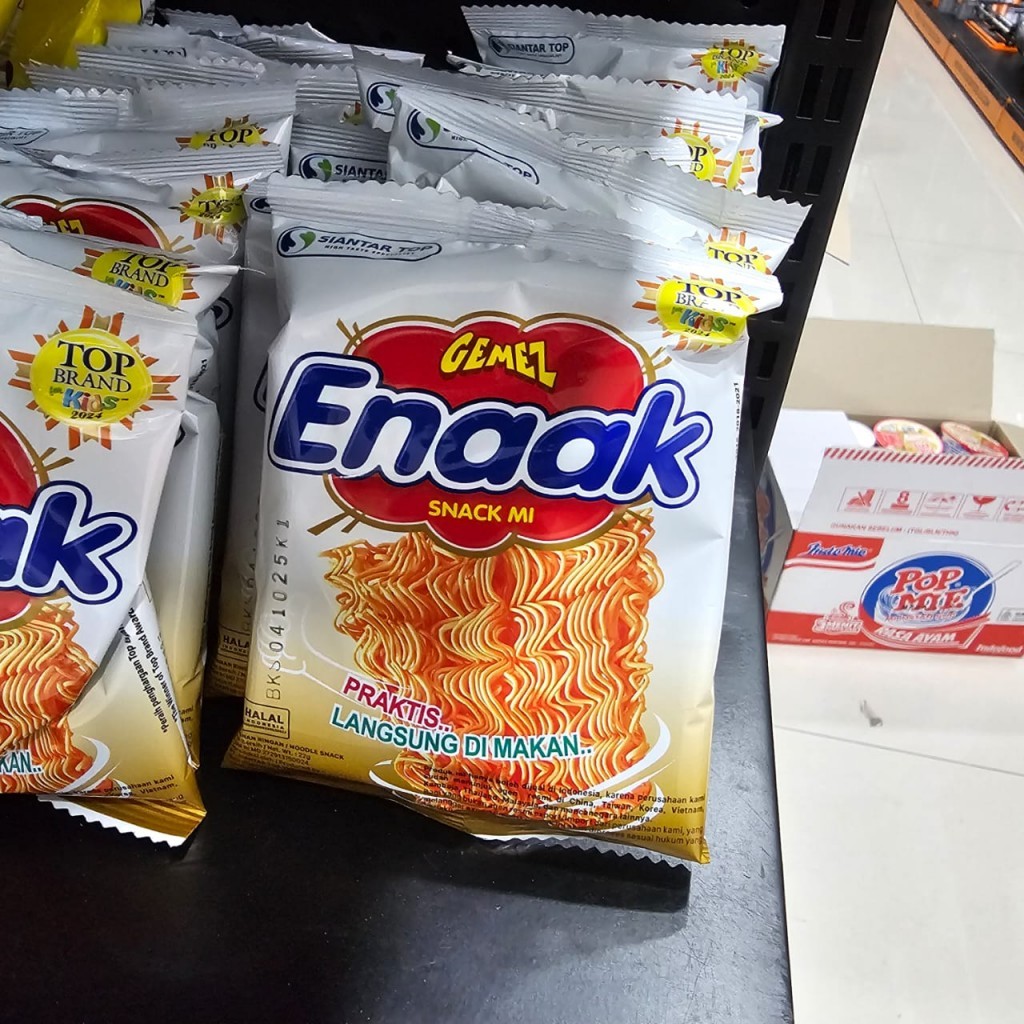 

Mie Gemez Enaak Snack Mie 22g