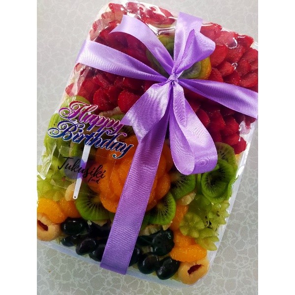 

Tukusiki salad buah 2000 ml special hbd/anniv