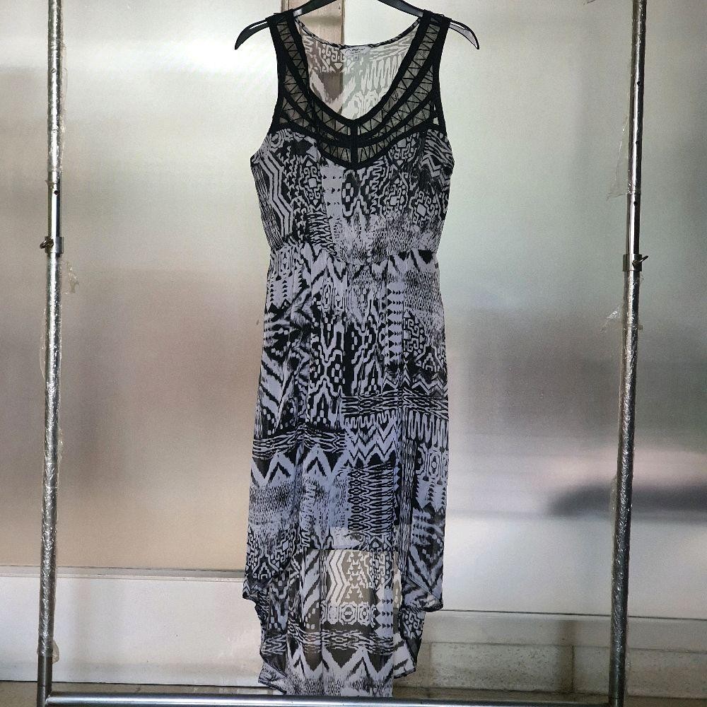 F baju wanita dress gaun new look putih hitam preloved second Panjang Dewasa Casual Pesta