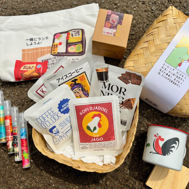 

(BACA DESKRIPSI!) Hampers Kopi Coffee Drip Bag bymakaira | Kado ulang tahun sahabat hadiah pacar hadiah ulang tahun kado wisuda gift souvenir hampers kopi birthday gift hadiah unik lucu