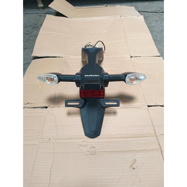 Spakbor belakang Suzuki GSX 150 R Original fullset spakbor sein belakang GSX R 150