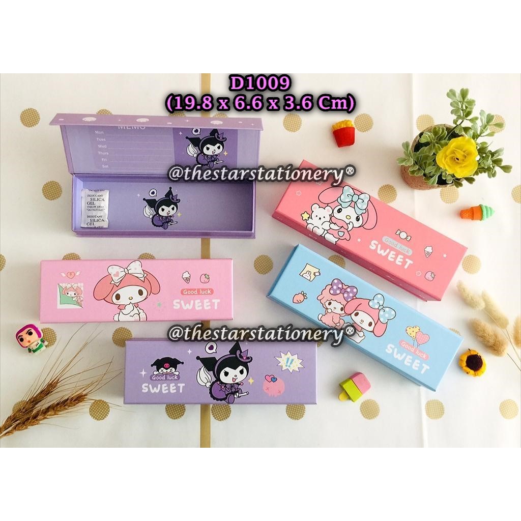 

(1 Biji) Kotak Pensil Karton Magnet D1009 Sanrio / Tempat Pensil Magnet 19.8*6.6*3.6 Cm