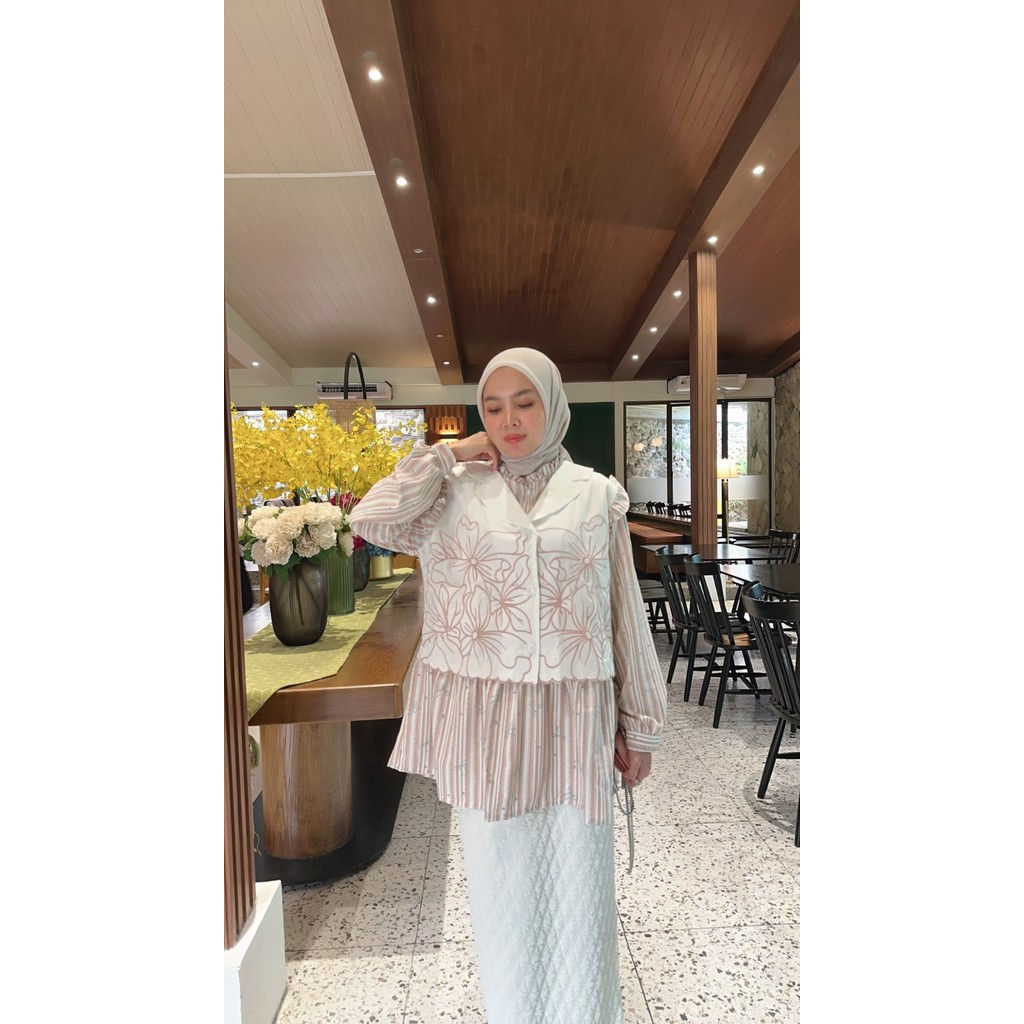 EXTU HERITAGE - SISILIA BLOUSE | Blouse Elegan Wanita Muslimah Kombinasi Niagara Crush & Poplin | At