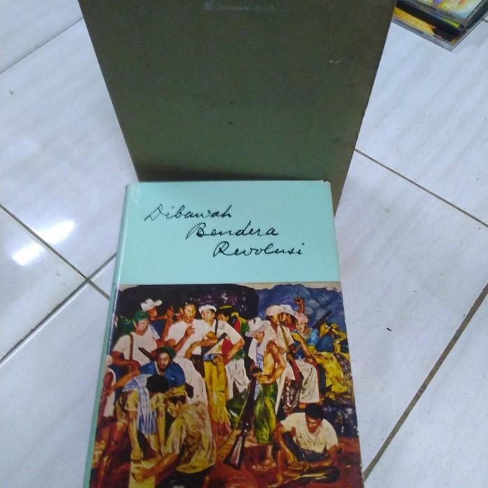 DIBAWAH BENDERA REVOLUSI DJILID PERTAMA TJETAKANKEEMPAT 1965-A3 GB 4