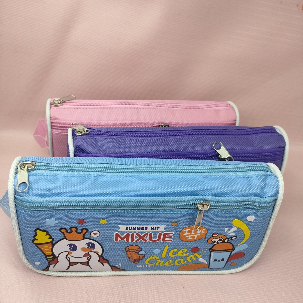 

Pencil case Mixue M-122 Anak Biru Muda 2 Resleting Karakter Mixue Ice Cream Motif Favorit Anak Cocok untuk Hadiah Ulang Tahun atau Kado Kejutan - Alat