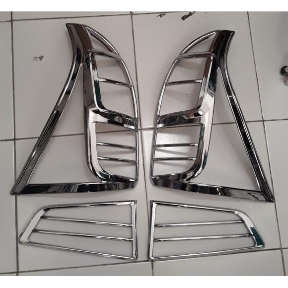Garnish Belakang Avanza 2015 - 2017 Chrome  ACMD